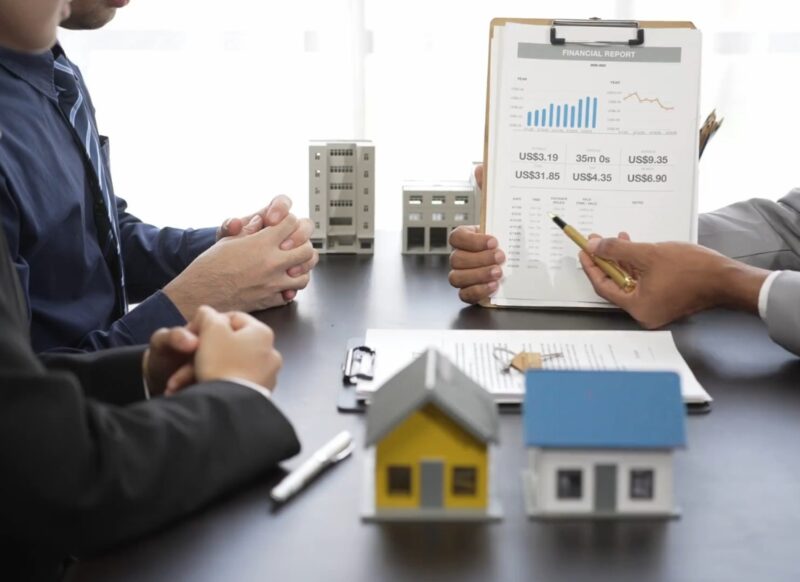 prikaz osobe koje ulažu u nekretnine