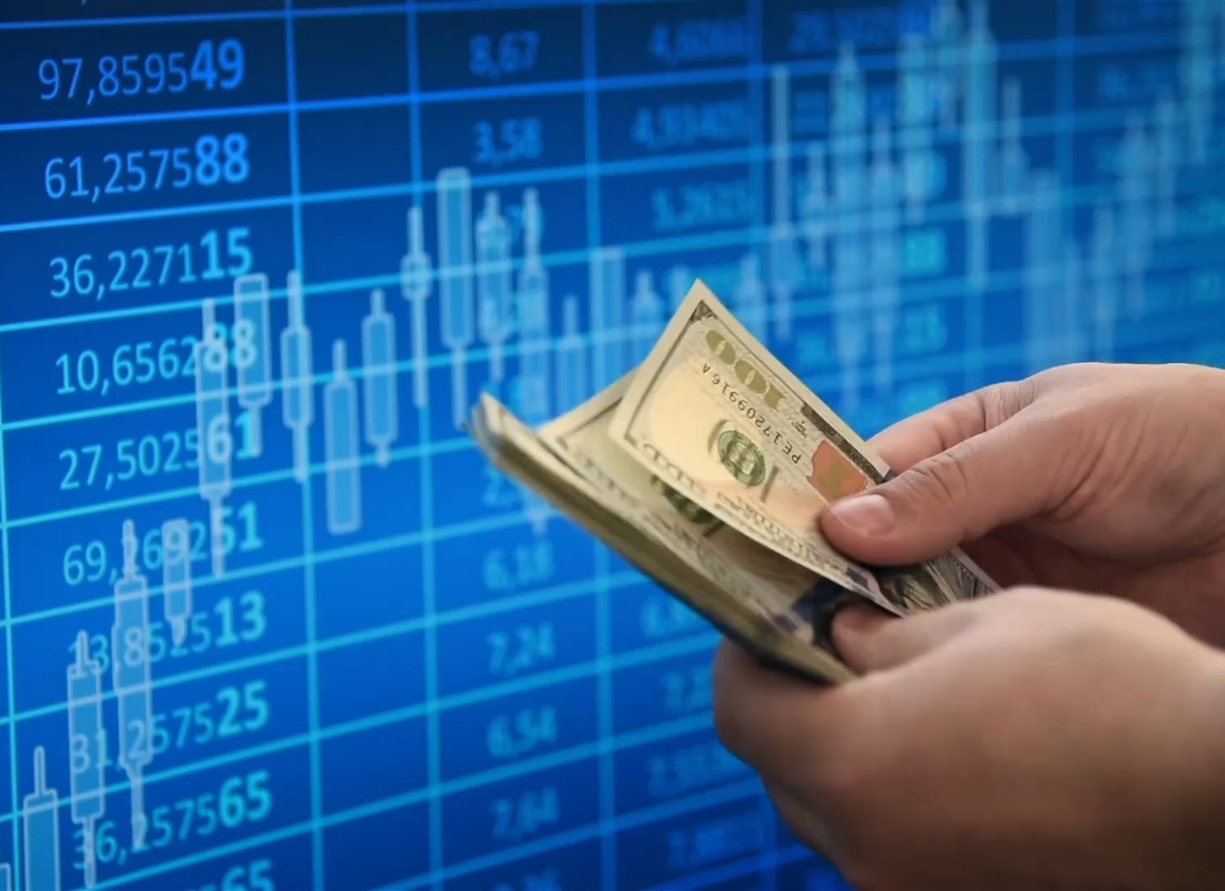 prikaz muške osobe koja broji novac i u pozadini akcije